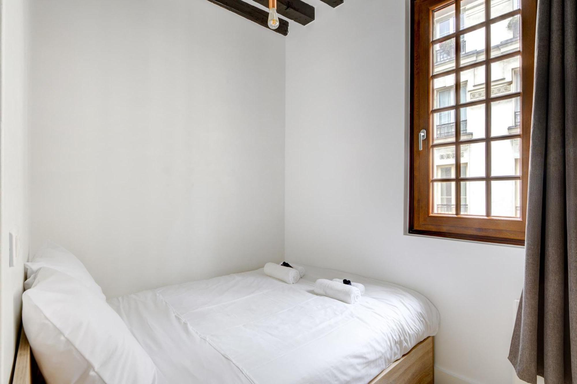 Apartment Luminous Flat In Le Marais Paris
